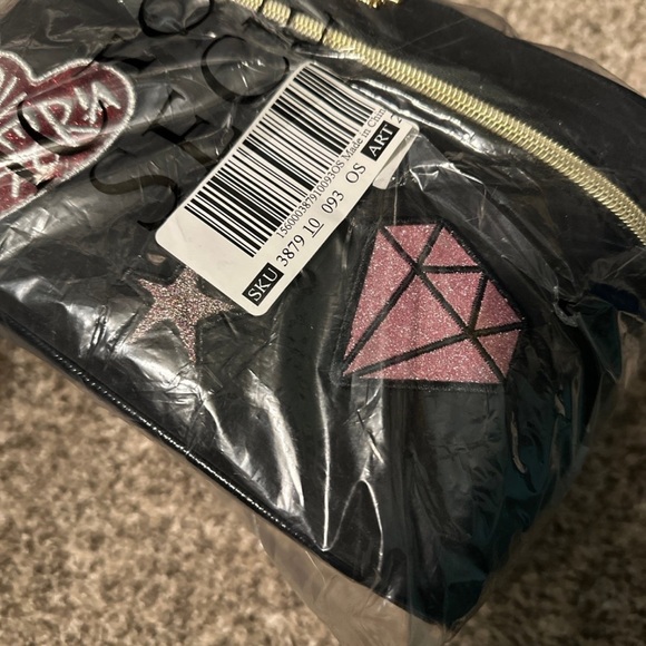 Victoria’s Secret make up bag brand new travel size! W/bag inside! - Picture 6 of 8